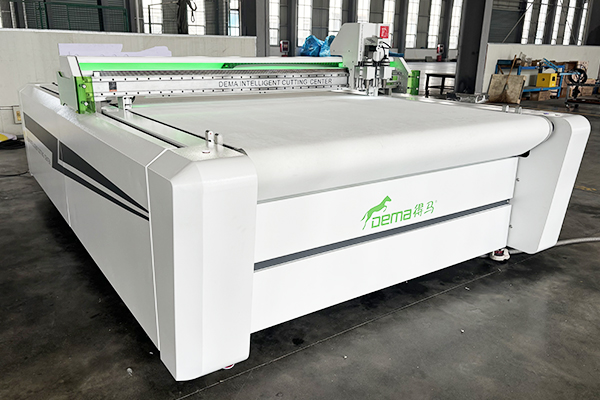 得馬高速裁切機